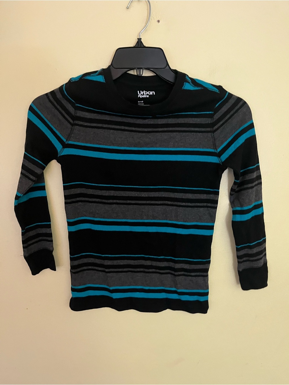 Urban Pipeline boys Black, Teal & Gray Striped Knit Sweater Size Small
